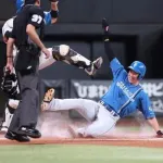 【日本ハム】新庄監督「選手達は本当に幸せですね！！」平日昼開始の紅白戦で観客１万4000人