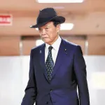 麻生太郎→85歳でもバリバリ元気　菅義偉→76歳でヨボヨボ