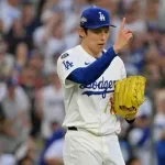【MLB】ドジャースがシャンパンファイト…ロバーツ監督「朗希に乾杯」３回パーフェクトリリーフ佐々木朗希を名指しでたたえる