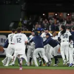 マリナーズが延長15回、5時間近い死闘制しリーグ優勝決定S進出！イチローら擁した01年以来24年ぶり