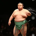 元大関・貴景勝さん、わずか1年で激ヤセし新入社員みたいな見た目になる…