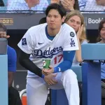 【朗報】大谷翔平さん、やはり聖人だった…女性カメラマンを気遣う紳士ぶりにファンから絶賛の声