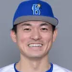 ナイス判断のDeNA河田雄祐コーチの試合後フォト、林琢真選手とそっくりと話題にwww