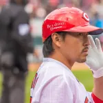 長野が丸の人的補償になった時に引退宣言しないのはわかるが翌年FAしなかった理由は？