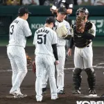 阪神元監督・矢野氏もうなった　村上―坂本のインサイドワーク　「出し切った」カーブ4球の使い方絶賛