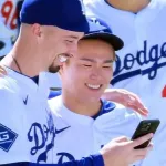 山本由伸27歳とスネル32歳の“親密な関係”、米メディアが報じる