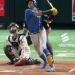日本ハム・水谷瞬、右翼ポール直撃弾でマルタイ棒ラーメン1年分ゲット「グルテンフリーをしていますが、気持ちは美味しくいただきます」