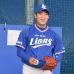 韓国のエース、大谷ユニを着て球場入りをルーティン化「ヘソン兄さんが羨ましい」