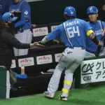 【日本ハム】新庄監督が必殺の2ランスクイズ仕掛ける　成功ならずも5回を終えて6―0と大量リード
