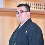 秀ノ山親方（琴奨菊）「部屋マネージャーやって。月給安いけど」→弟弟子「はい」→月給7万円で激怒