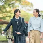 【悲報】最近の高校生、両親をお父さんお母さんと呼ぶ若者が激減wwwwwwww