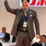 阪神　立石正広を１位指名！３球団競合で藤川監督が残りクジ引き当てる　右腕でガッツポーズ「未来が明るくなりました」