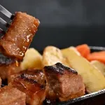 サイコロステーキ「わざわざ塊の肉を小さく四角に切ります‍ｗ」←これ