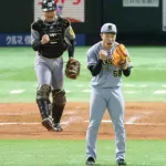 阪神・石井　吠えた！八回２死二塁から回またぎセーブ　「みなさんと同じ気持ちでしたね」緊張隠さずも激戦締めた