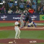 【WS第1戦】大谷翔平、第二打席は２回２アウト満塁でファーストゴロ…