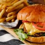ハンバーガーチェーンを開こうと思う　どうやったら大手に勝てるか教えろ