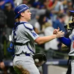 【朗報】米メディア、山本由伸を絶賛「完投したあとに1人でベンチのゴミを片付けるなんて素晴らしい」