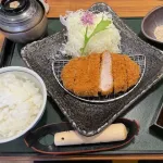 とんかつのキャベツ、何で食べるのかまだ正解がない