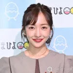 板野友美、3歳娘顔出しに「家族で話し『正面NG横顔OK』にしたけど、海外セレブの娘は普通に顔出してる