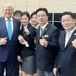トランプさん「チーズバーガーくれ。チーズマシ、ケチャップマシマシで頼む」