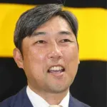 阪神　金村暁投手コーチが今季限りで退団へ　野村克則バッテリーコーチは配置転換