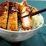 「ソースカツ丼」←こいつが卵とじカツ丼を超えられない理由