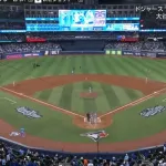 【速報】ワールドシリーズで観客乱入　山本由伸登板中に試合中断、大ブーイング