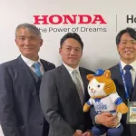 DeNA、ドラ4片山皓心選手に指名挨拶！　河野スカウト、スターマンを猛烈アピール「見えるようにしてきたから」