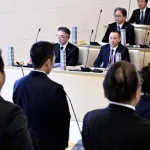 田久保市長、『花束贈呈無し』『見送りの職員1人も無し』という異例の退任