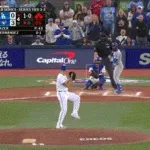 【WS第7戦】ドジャース、４回表１アウト満塁からテオスカー・ヘルナンデスの犠牲フライで１点を返す！！！！！