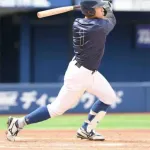 阪神　ドラフト１位創価大立石が指名後初の公式戦でホームラン　横浜スタジアムの右翼席に強烈な一発をたたき込む