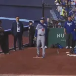 【WS第7戦】山本由伸がキャッチボール開始　2点ビハインドの8回攻撃中から本格的スクランブル準備