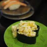 回転寿司でコーンマヨ軍艦とかサラダ軍艦とか食べてるおじさんいるでしょ