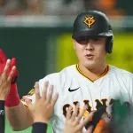 【朗報】巨人岡本の150キロ以上速球打率、めっちゃ高いとMLB関係者にバレ始めるｗｗｗｗｗｗｗｗ