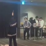 【動画】歌舞伎町の映画館で絶叫して刃物振り回した女さんｗｗｗｗｗｗｗｗｗｗｗｗ