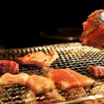 アホ「はい焼肉焼くよ」(生肉掴んだトングでひっくり返す)アホ「はい食べて」(生肉掴んだトングで配膳)
