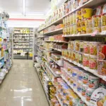 【爆笑】コンビニさん、値上げをしすぎて小型スーパーに客を奪われまくる
