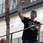 大谷翔平が押すベビーカーにファン急接近＆撮影　動画拡散で物議「赤ちゃんに近づきすぎ」　海外報道