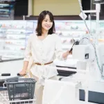 【疑問】セルフレジ「本来店側がするべきことを客に転嫁して人件費削減してます」←これが許された理由