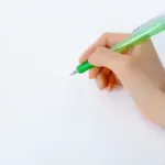 【悲報】鉛筆会社「小学校でシャーペン解禁されると倒産してしまいます」