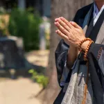 【悲報】お坊さん、ブチギレ「葬式せんやつ増えすぎ！もう供養せんぞ！」