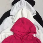 パーカーって何歳まで着てもええんや？