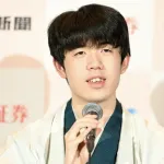 【朗報】藤井聡太竜王、5連覇達成で永世称号獲得！最年少＆史上3人目、記録づくめの快挙ｗｗｗｗｗｗ