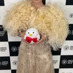 【悲報】橋本環奈さん、トンカツのキャベツみたいになってしまう👈😭
