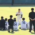 藤川球児監督、富田蓮に強烈ダメ出し「まだプロではない」