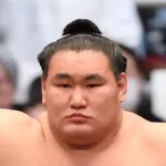 【悲報】豊昇龍さん「横綱に変化するんだ。まさか変化はないよね。横綱に変化する人を見たことがない・・・」