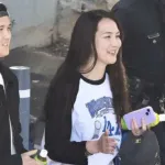 【悲報】大谷さんの妻を無視した犬キス、なんか大炎上してしまう・・・・・・・