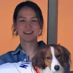 【真美子さんが“晴れ舞台”に選んだハイブラワンピ】大谷翔平、MVP受賞を見届けた“TPOわきまえファッション”　デコピンコーデが話題