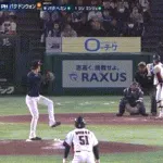 【韓国対侍ジャパン】侍ジャパン、７回裏１アウト満塁から韓国パク・ドンウォンに犠牲フライを打たれ１点差に詰め寄られる