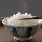 しばらく米食ってないんやけど意外と生きていけるな
